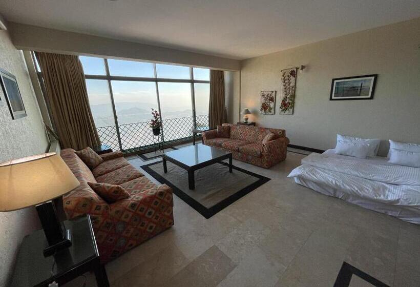 کابین, White House Cottages