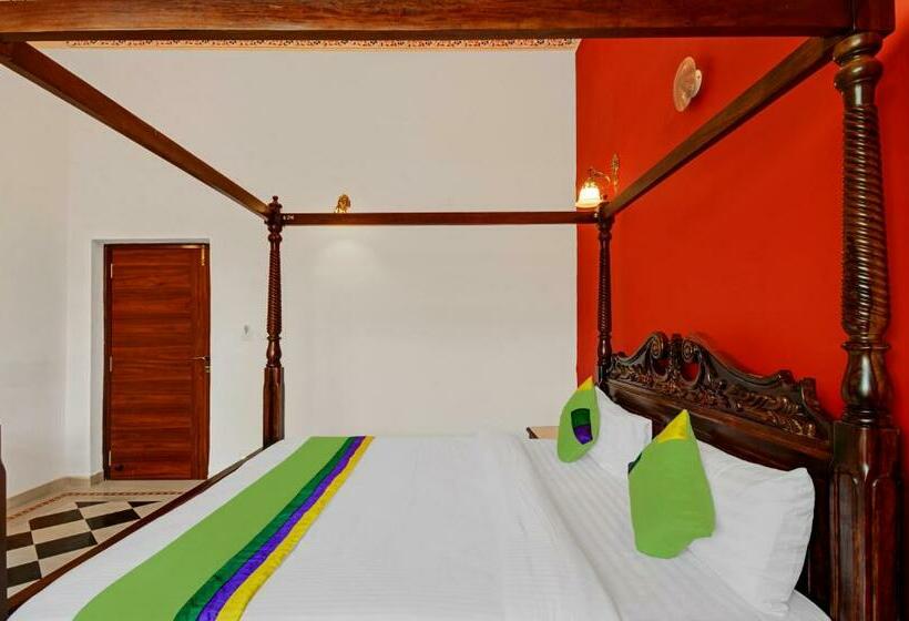 Camera Deluxe, Karohi Villa