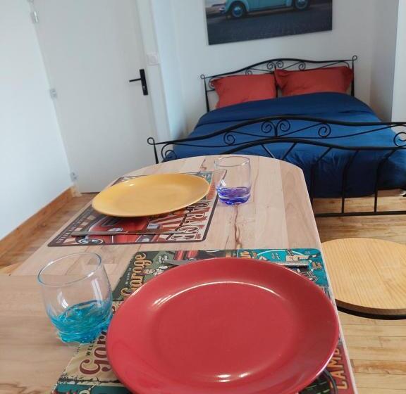 استوديو قياسي مطل على البحيرة, Kilomètre 99