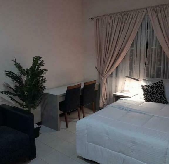 חדר משפחתי, Fresh Air Lodge