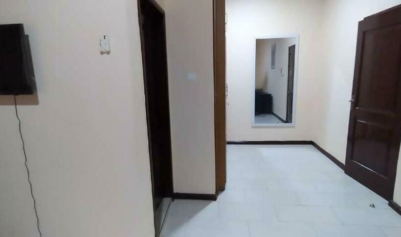 חדר משפחתי, Fresh Air Lodge