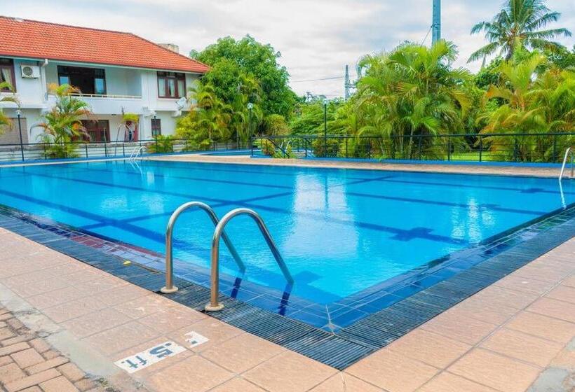 디럭스 트리플 룸, Thisara Villas