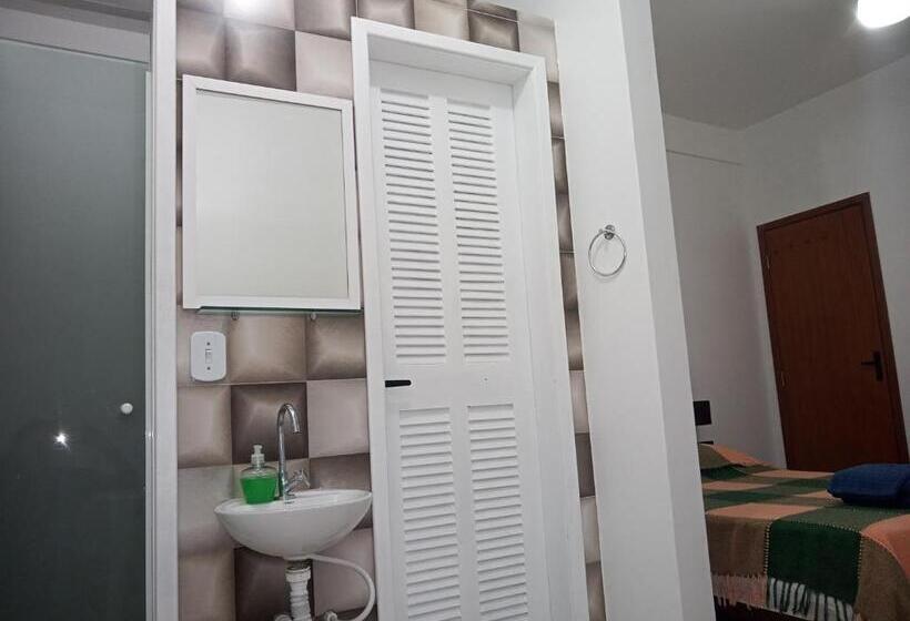 חדר סטנדרט לשלושה עם נוף לבריכה, Vista Mar Suítes
