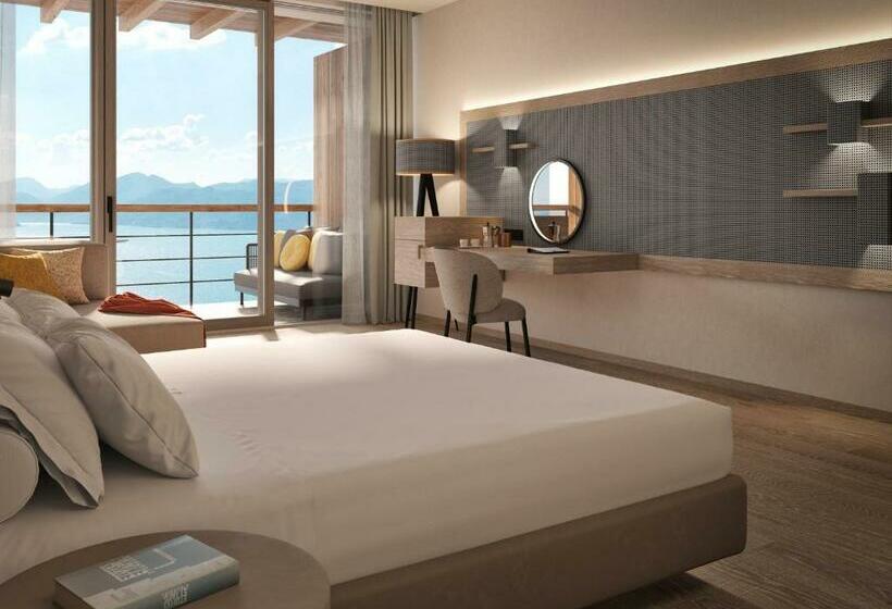 جناح جونيور, Cape Of Senses