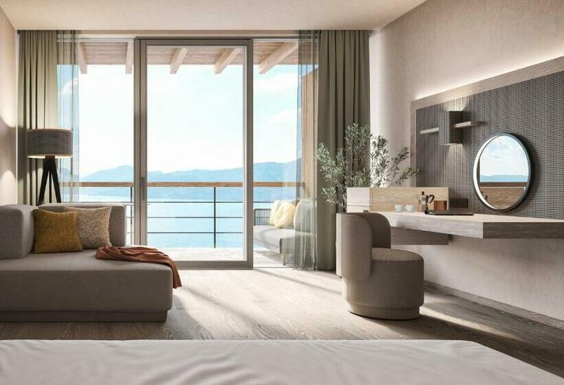 جناح ديلوكس, Cape Of Senses