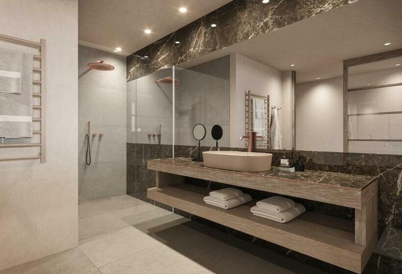 جناح ديلوكس, Cape Of Senses