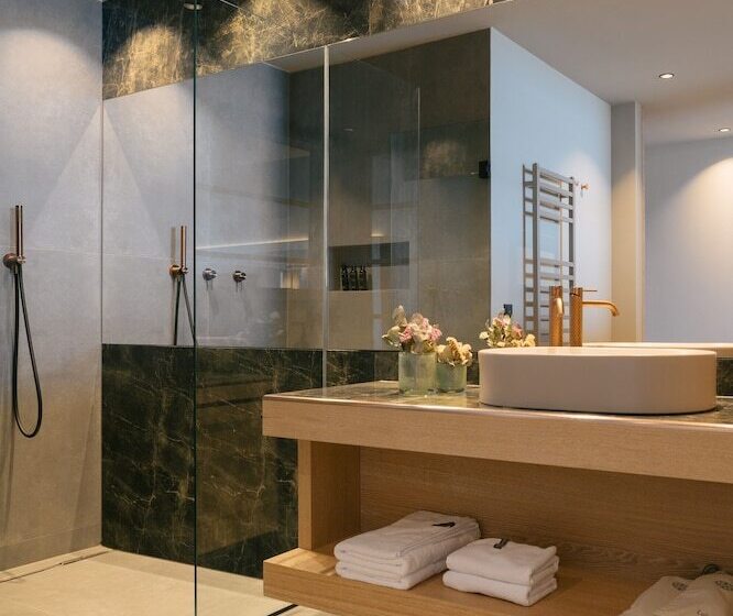 جناح, Cape Of Senses