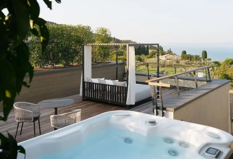 Sviitti Poreallas, Cape Of Senses
