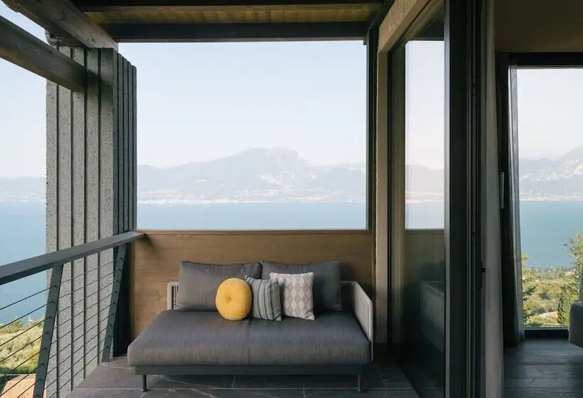 Deluxe-sviitti, Cape Of Senses