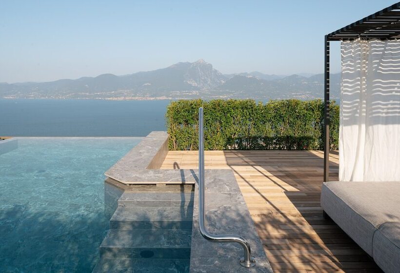 جناح ديلوكس, Cape Of Senses