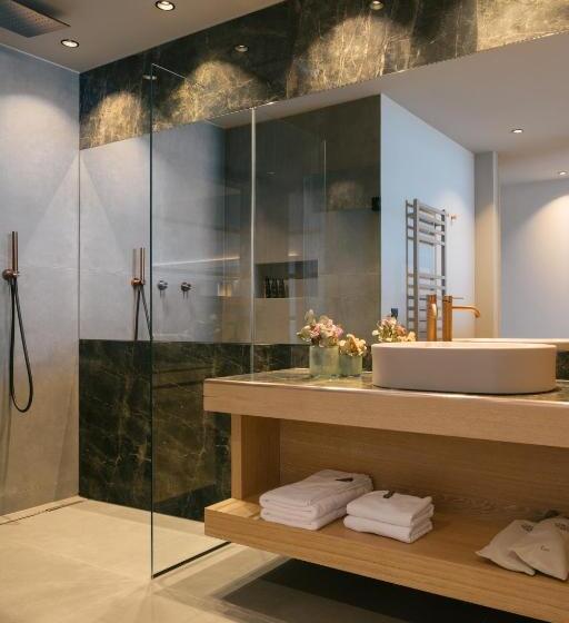 جناح, Cape Of Senses