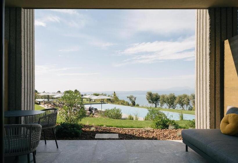 جناح, Cape Of Senses