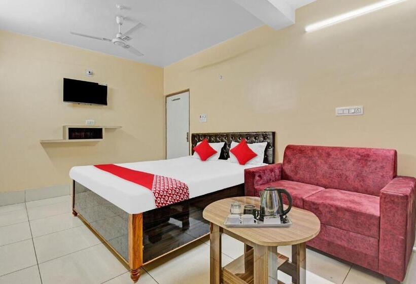 غرفة كلاسيكية ثلاثية, Flagship Sri Jagarnath Banquet &