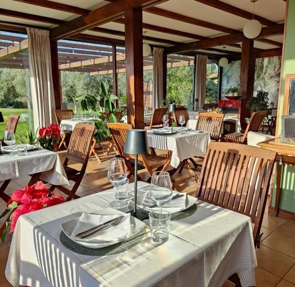 Standard Triple Room with Terrace, Tenuta Bussete Country