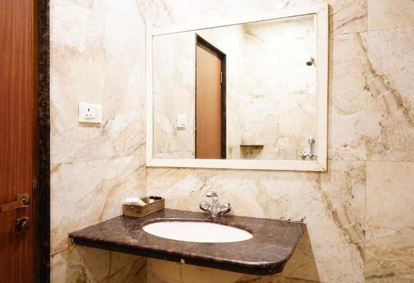 디럭스 룸, Tourist Inn By Sagar