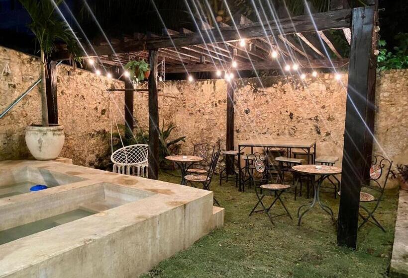 اتاق استاندارد, Xucum