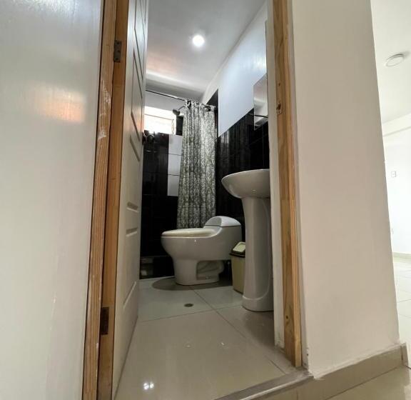 سرير فى غرفة مشتركه, Tony Montaña B&b