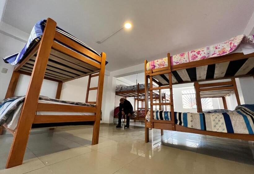 سرير فى غرفة مشتركه, Tony Montaña B&b