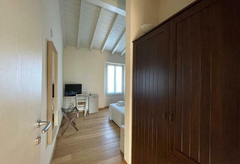 Quarto Triplo Superior, Relais La Rocca Solferino