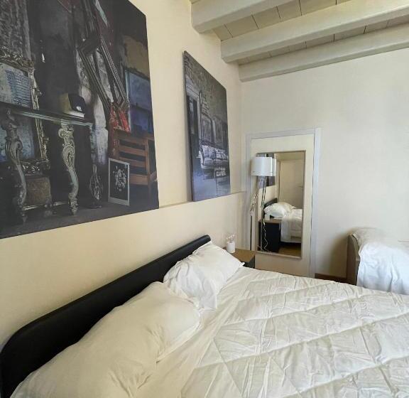 غرفة قياسية ثلاثية مع حمام خارجي, Relais La Rocca Solferino