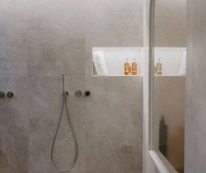 سوییت, Petit Luxe