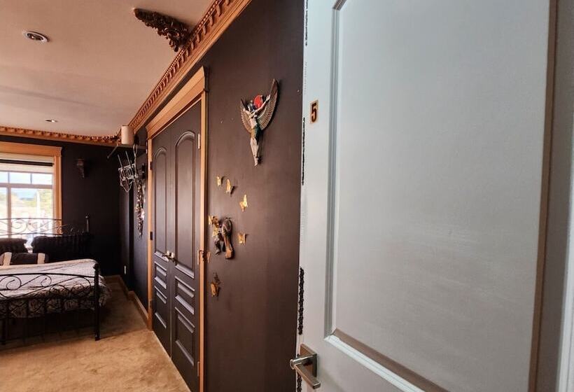 デラックススイート, Empress Palace