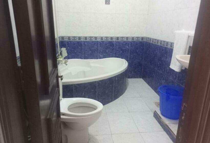 اتاق لوکس, Karachi Guest House & Couple