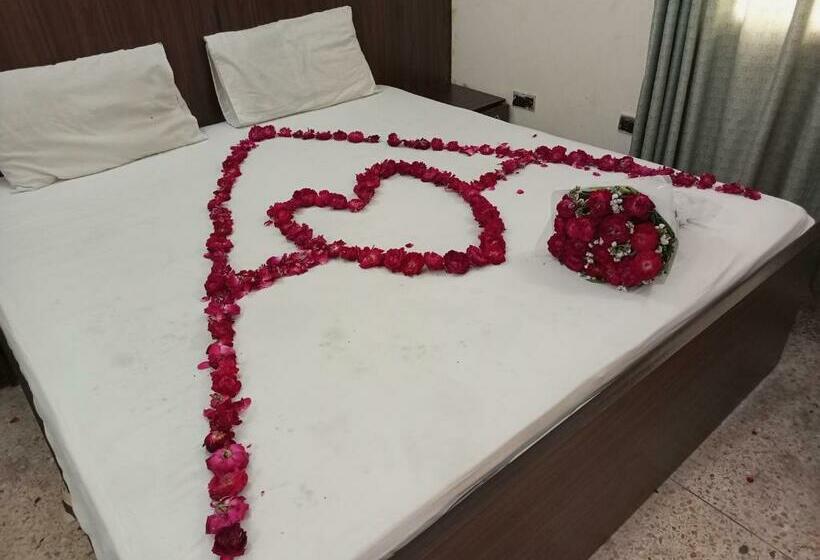 اتاق لوکس, Karachi Guest House & Couple