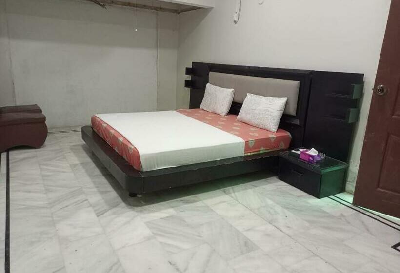 اتاق لوکس یک تخته, Karachi Guest House & Couple