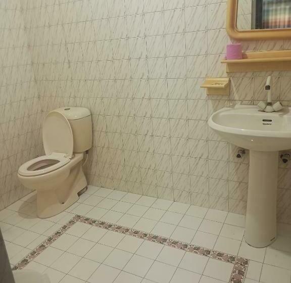 اتاق لوکس یک تخته, Karachi Guest House & Couple