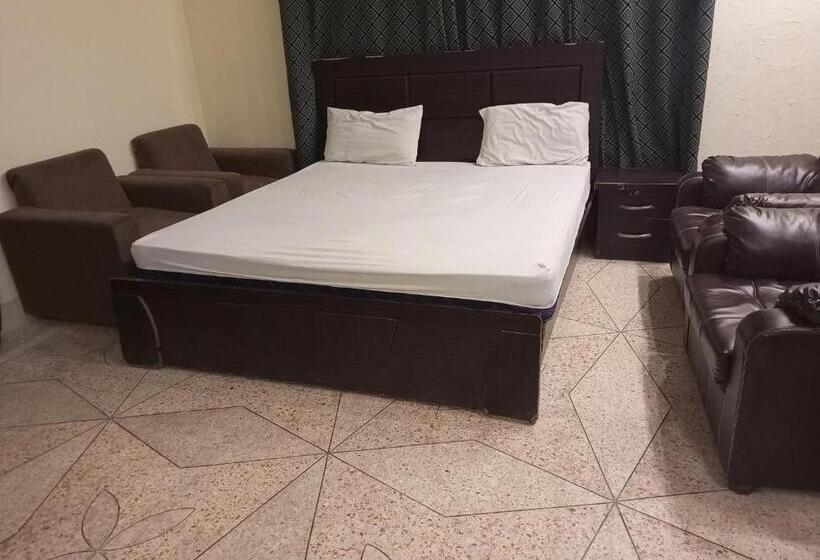اتاق لوکس یک تخته, Karachi Guest House & Couple