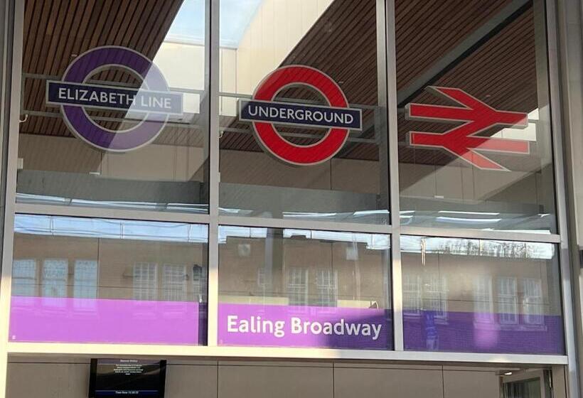 Студия Стандарт, Private Apartment  Centre Of West London  Next To Tube Station & Bus Link