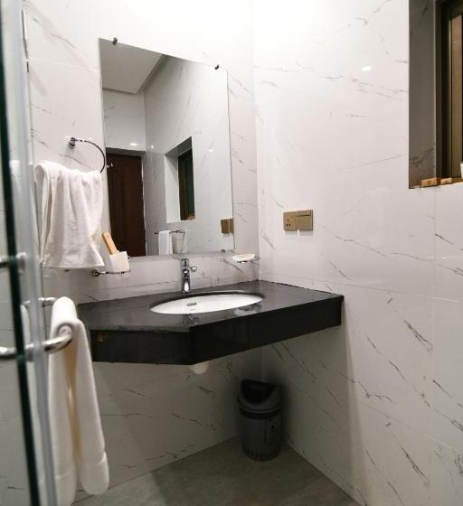 اتاق استاندارد یک نفره, Royal Regency