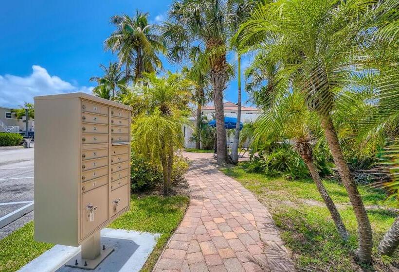 شقة غرفة نوم واحدة بالطابق الأرضى, Singer Island Stunner 2 Br