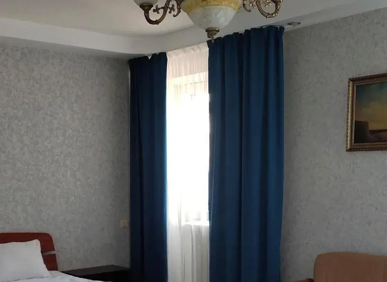 اتاق خانوادگی, гостиница ,,меркурий и к,