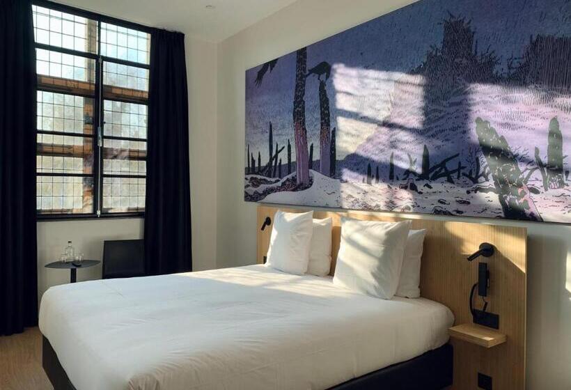 Номер Deluxe Вид на Канал, Comic Art