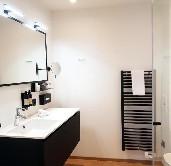 Семейный Номер, Comic Art