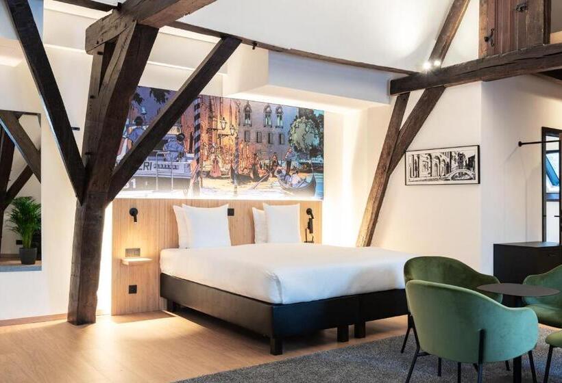 Family Suite, Comic Art