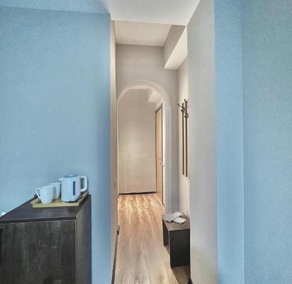 اتاق اکونومی, Gabata Inn