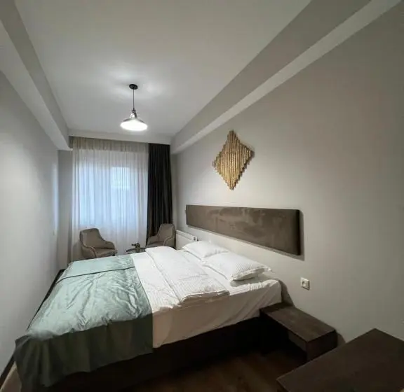 اتاق اکونومی, Gabata Inn