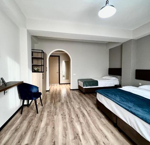 اتاق سوپریور سه تخته, Gabata Inn