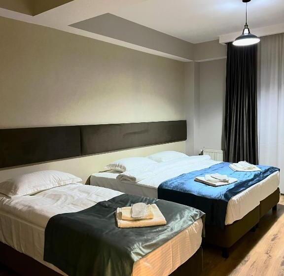 اتاق استاندارد سه نفره, Gabata Inn