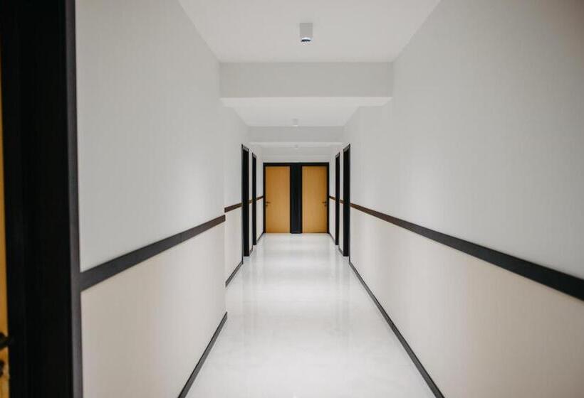 اتاق استاندارد سه نفره, Gabata Inn