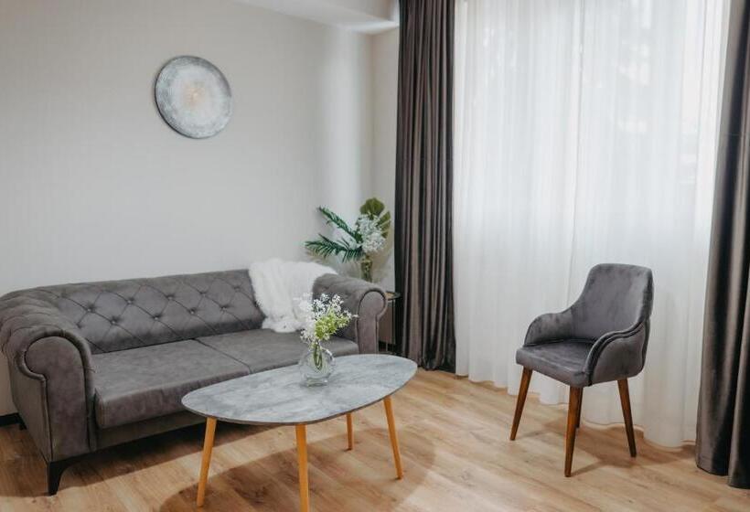 سوییت جونیور, Gabata Inn