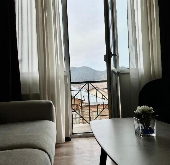 سوییت سوپریور, Gabata Inn