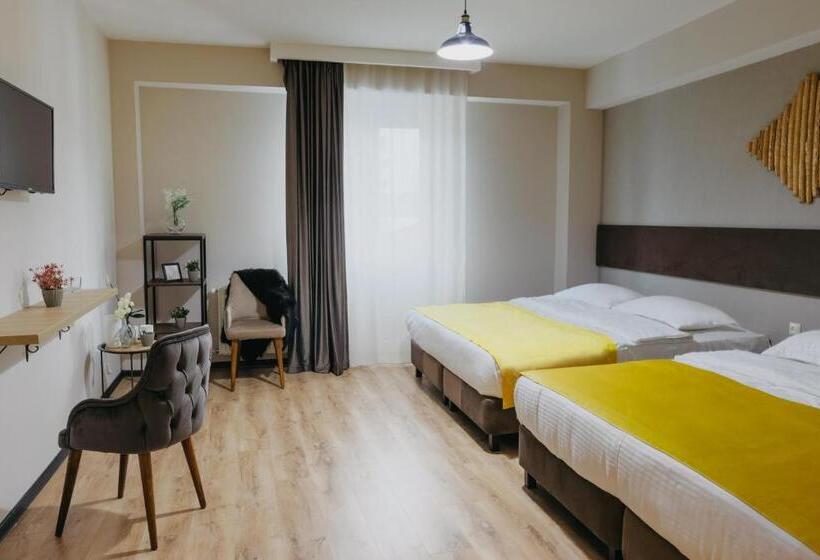 اتاق استاندارد چهار تخته, Gabata Inn