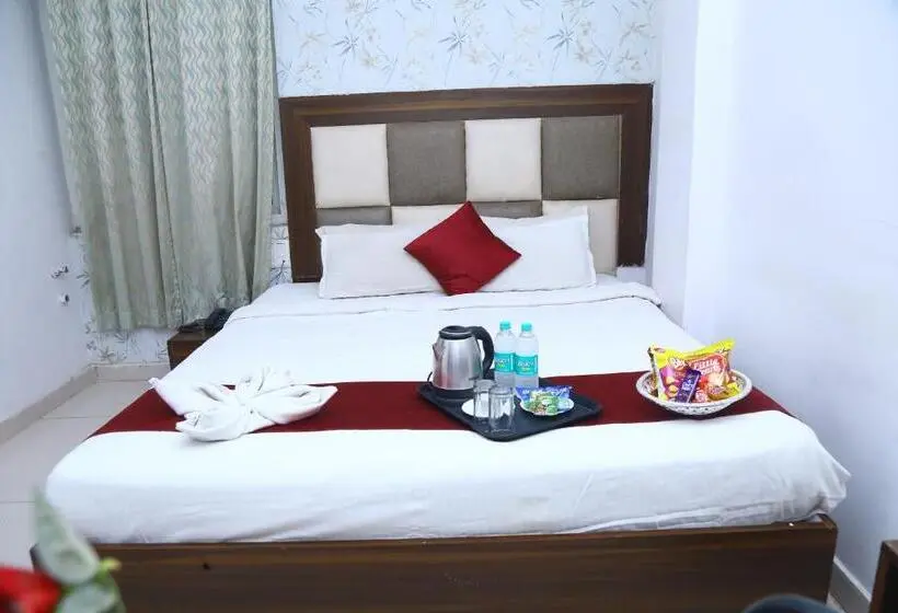 キングサイズベッドのスーペリアルーム, Mn Grand Shamshabad Airport Zone Hyderabad