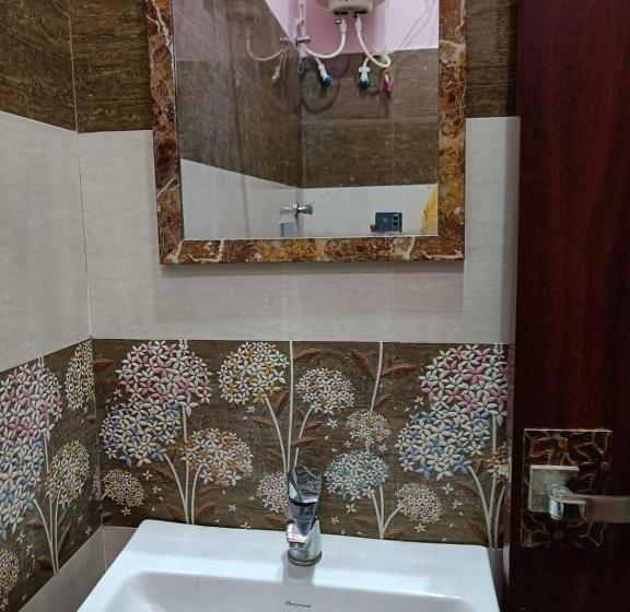 Quarto Deluxe, Subham Residency And Restaurant