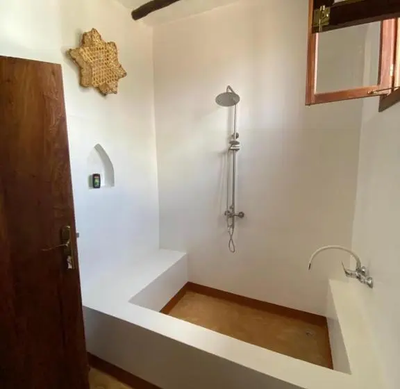 آپارتمان 1 خوابه, Zuzanu House