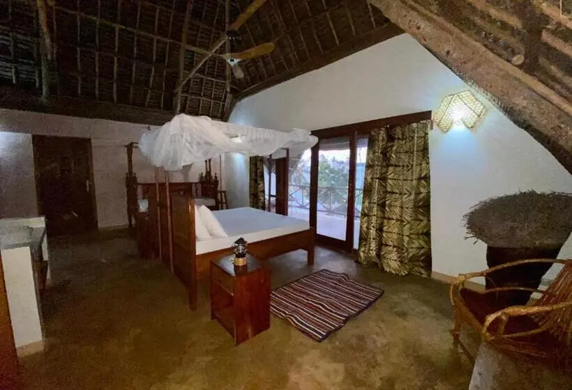 اتاق لوکس با بالکن, Zuzanu House